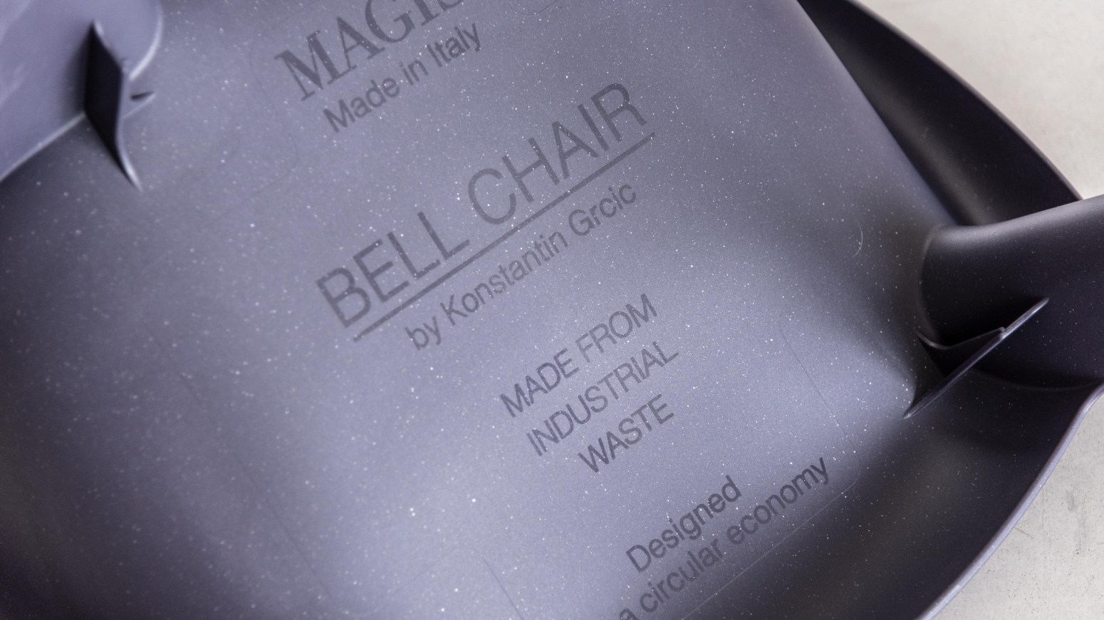 BELL CHAIR (recyclée et empilable)